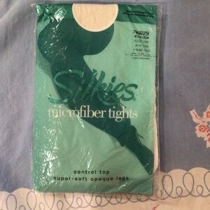 Silkies Microfiber Tights in Medium Cream